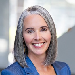 Sarah Zahn headshot